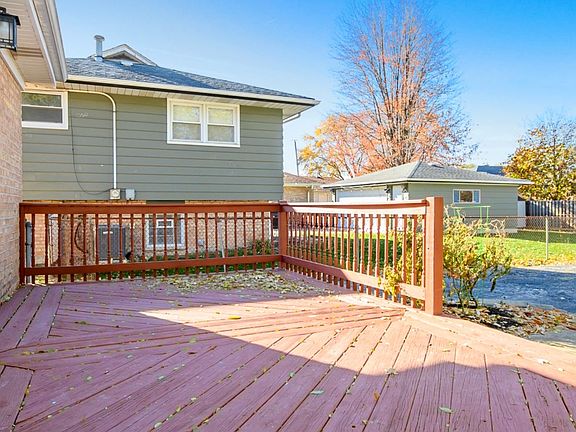 5th image of 10838 S Neenah Ave #5