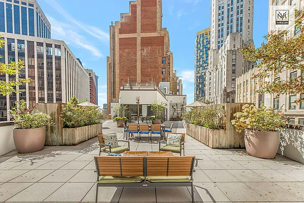 Rented by New York Residence | media 25