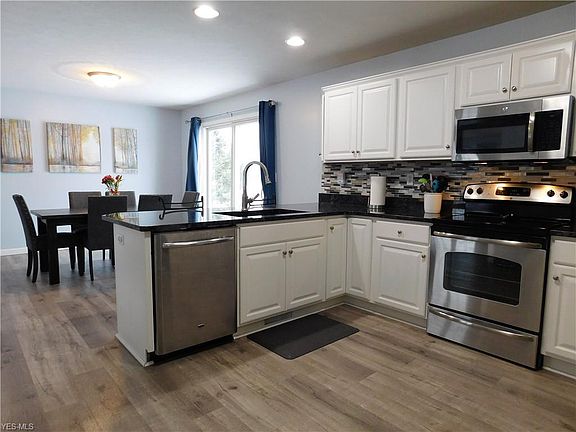 4th image of 203 Evergreen Dr