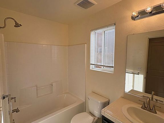 5th image of 2132 E Sweet Ave