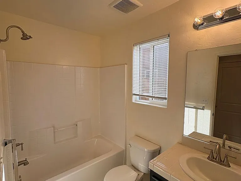 2132 E Sweet Ave — Photo 5