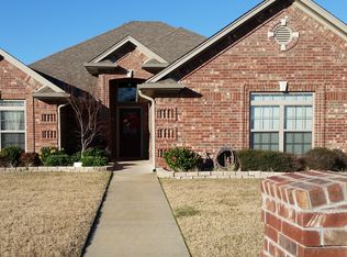 1725 Meadowbriar Dr, Paris, TX 75462