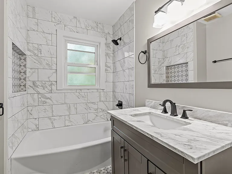 2301 Laburnum Ave — Photo 14