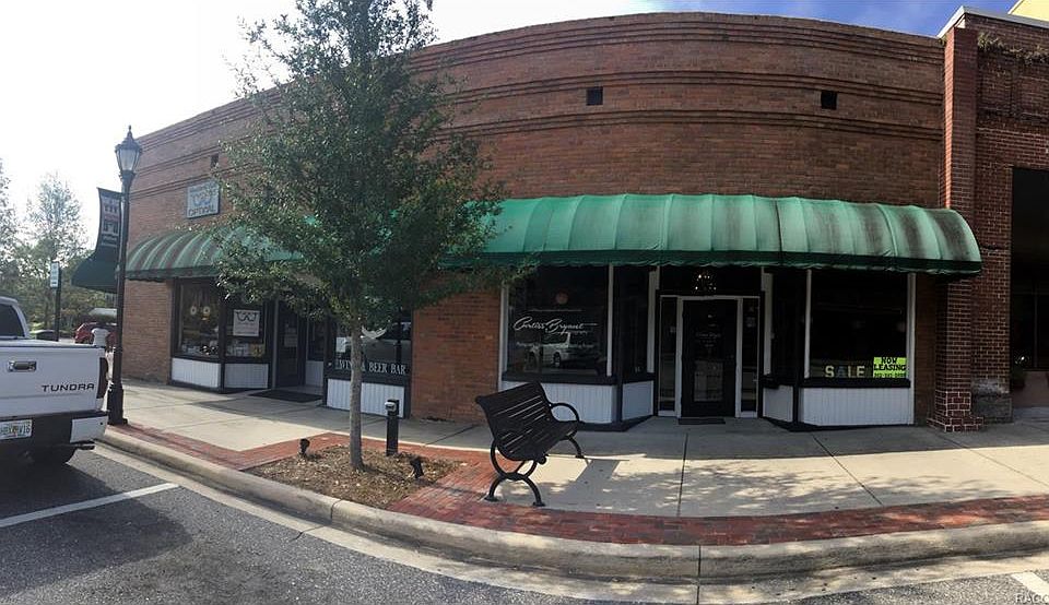 2nd image of 105 W Main St