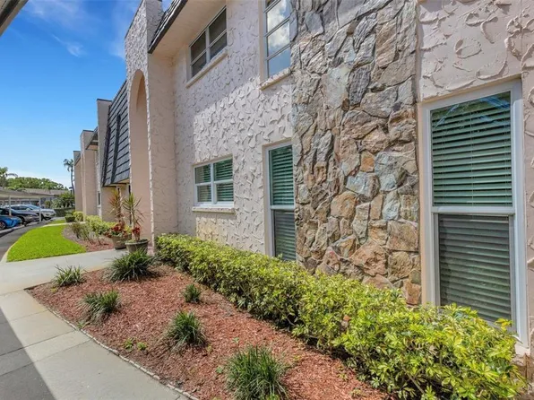 104 Fernwood Cir #104, Seminole, FL 33777