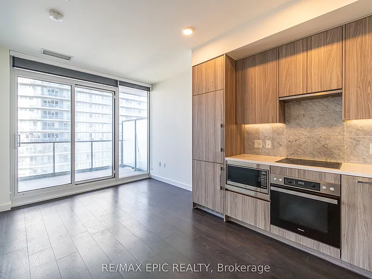 95 McMahon Dr #2715 — Photo 11