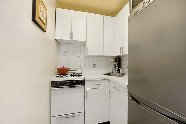 Sold by Nest Seekers International | media 22