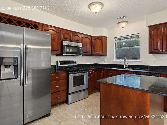 4th image of 1509 Fawn St