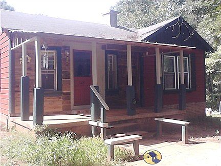 cottage type home  convenient toevrrything