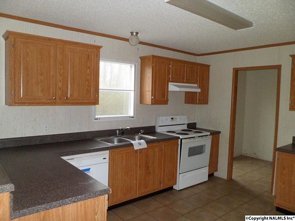 4th image of 170 Oakes Dr