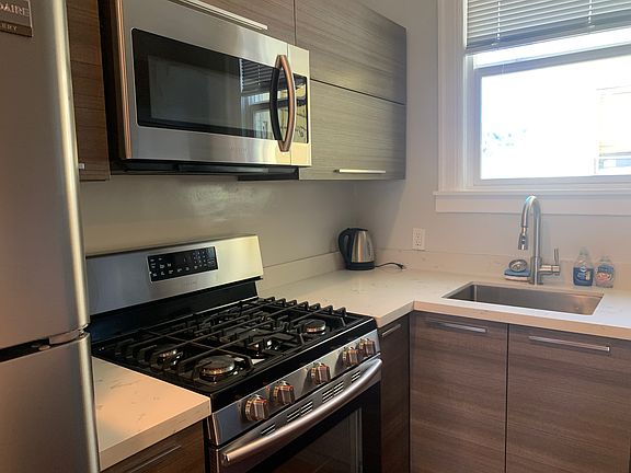 4th image of 60 Dearborn St #U6
