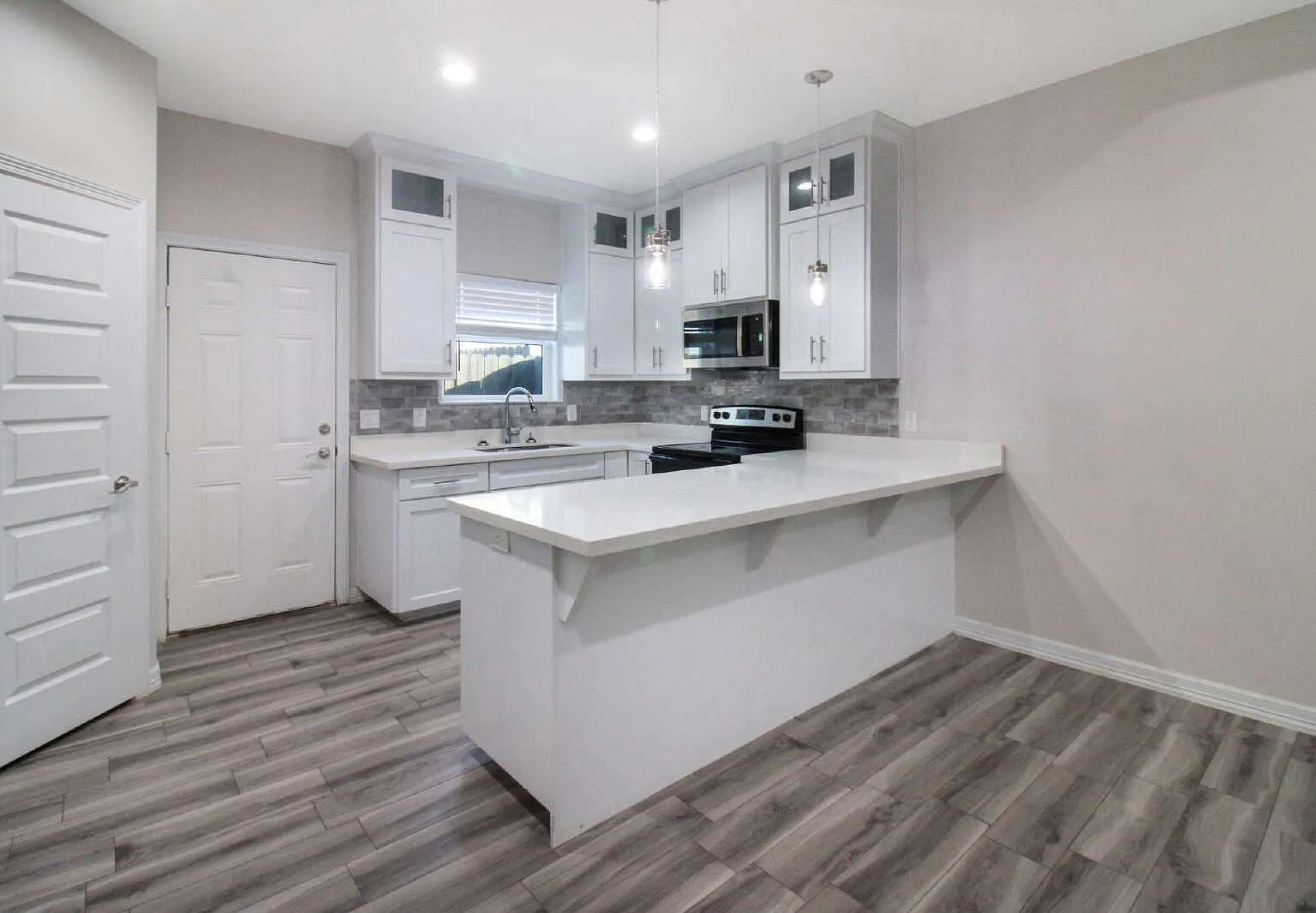 2 bed, 2.0 bath, $995 — Photo 2