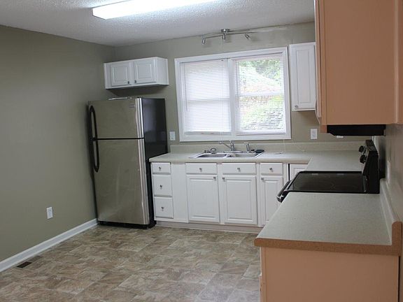 3rd image of 2201 Dalewood Dr