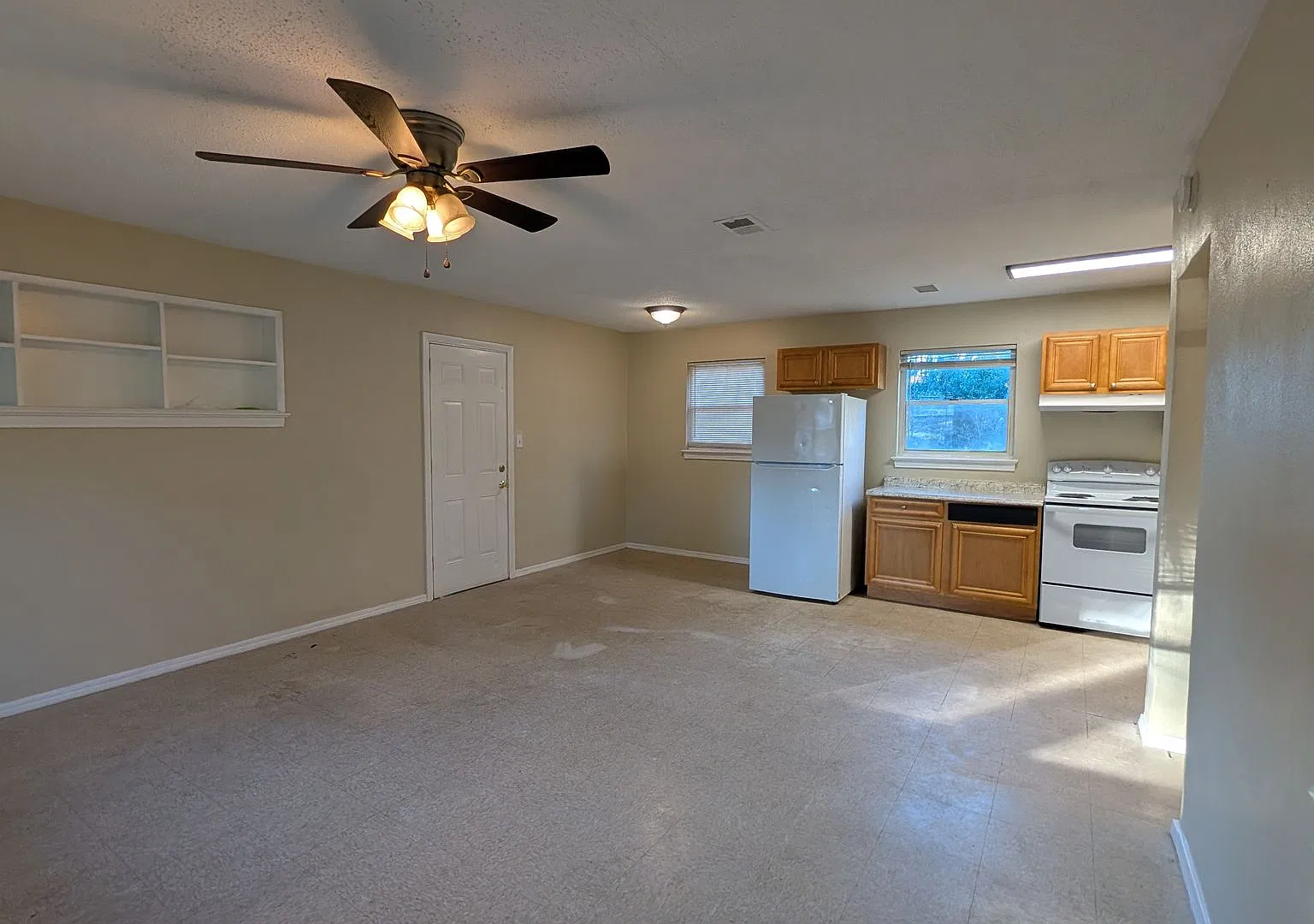 239 Aquamarine Pensacola, Fl 32505 | Move In Special: Half Off First Full Month Of Rent — Photo 3