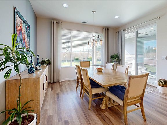 3rd image of 3584 Elmont Avenue