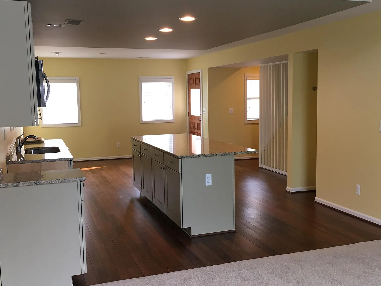 1 bed, 1.5 bath, 1150 sqft, $2,350 — Photo 4