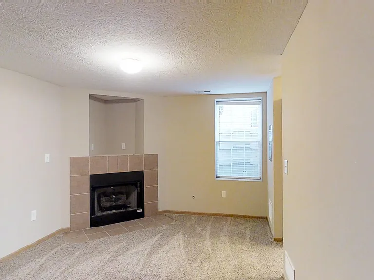 215 Prairiecreek Way — Photo 11