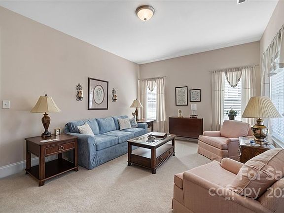 5th image of 2402 Granville Pl APT B