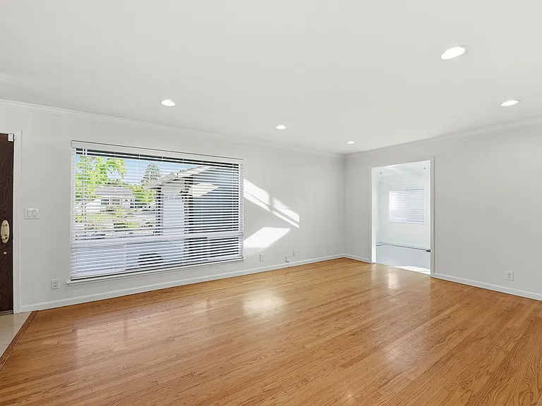 1559 Chambers Dr — Photo 7