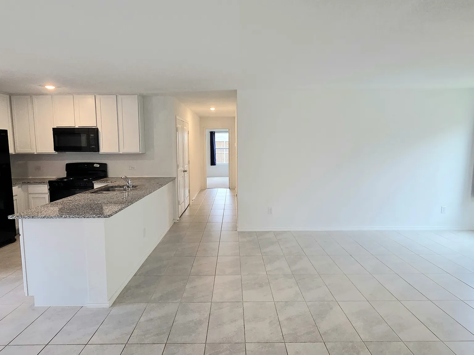 3 bed, 1440 sqft, $1,995 — Photo 4