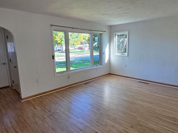 2nd image of 601 10th St