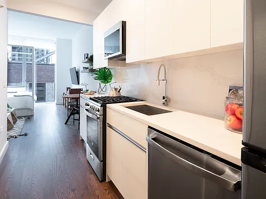 Rented by Lalezarian Properties | media 8