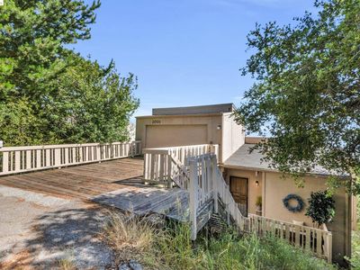 2001 Manzanita Dr, Oakland, CA, 94611