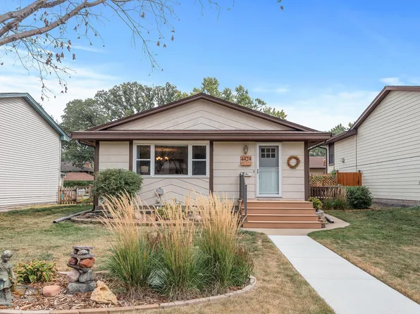 4424 Chowen Ave N, Robbinsdale, MN 55422