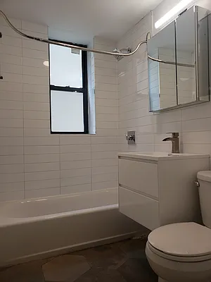 Rented by Venn NY Inc | media 8