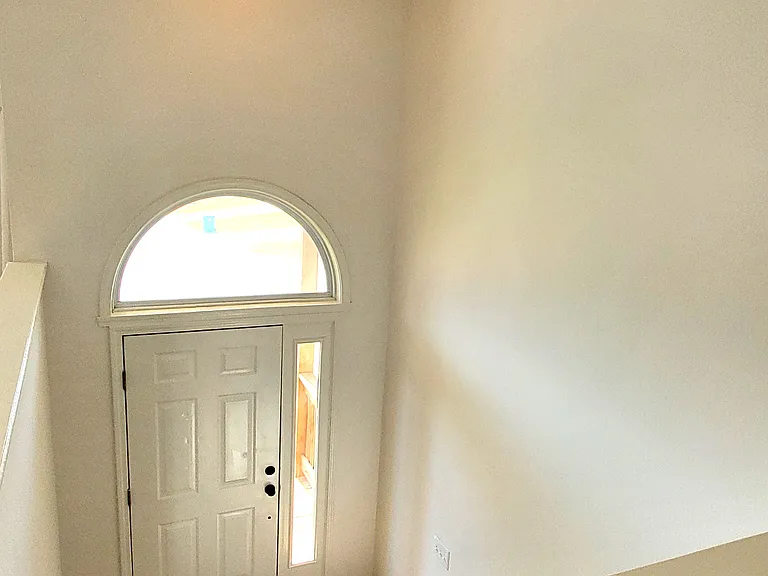 Entrance & Landing