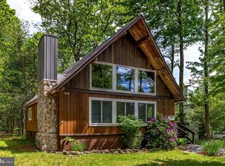 214 Coach Rd, Tobyhanna, PA 18466