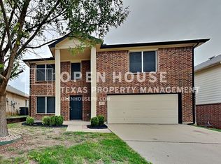 4813 Leaf Hollow Dr, Fort Worth, TX 76244