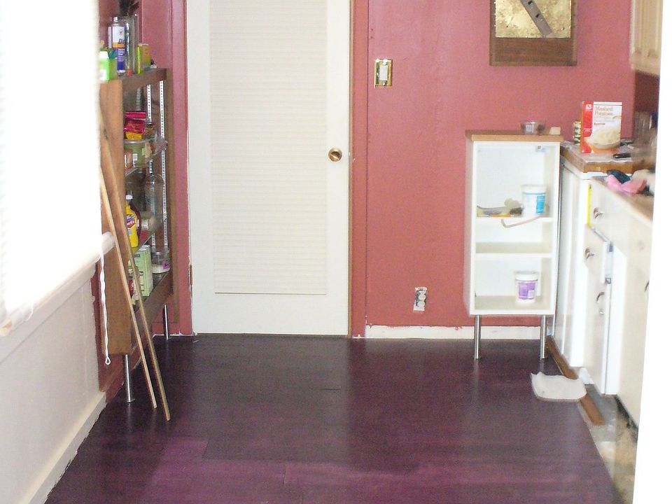KT w/walnut floor