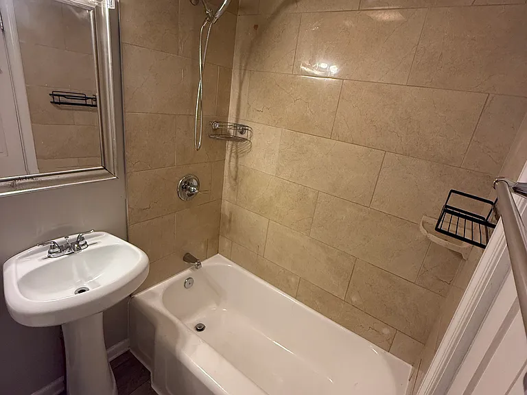 109 Washington St #2 — Photo 5