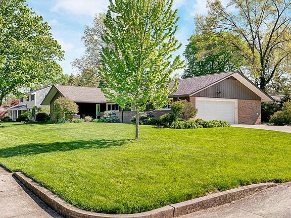 2nd image of 4454 Sussex Dr