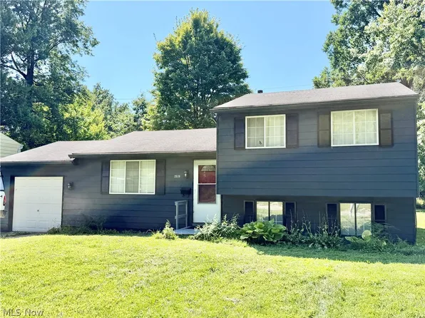 3539 Dunstan Dr NW, Warren, OH 44485