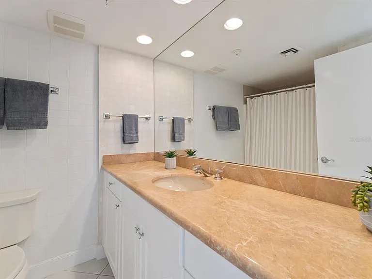 1511 Gulf Of Mexico Dr #201 — Photo 29