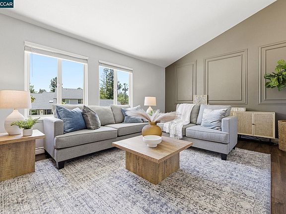 2nd image of 1740 Oro Valley Cir