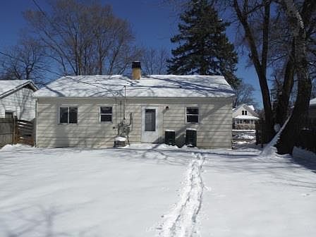 2nd image of 110 S Lake St