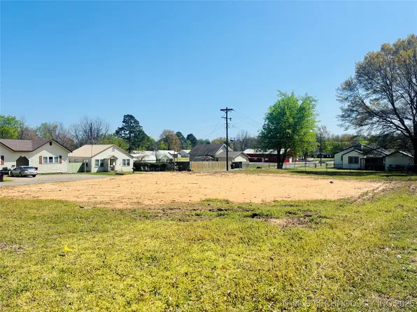 111 N 5th St, Eufaula, OK 74432
