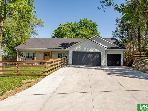 8228 Browne St, Omaha, NE 68134