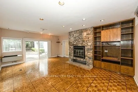 17 Royal Oak Dr — Photo 9