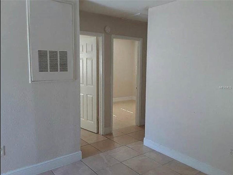 2nd image of 5124 Seneca Ave APT B