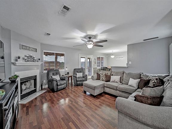 4th image of 2086 Auburn Dr