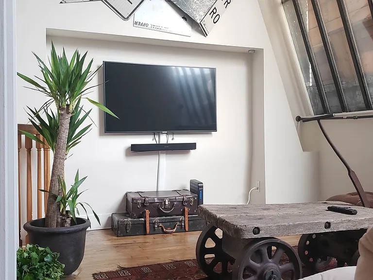 1202 Lexington Ave #D1 — Photo 2