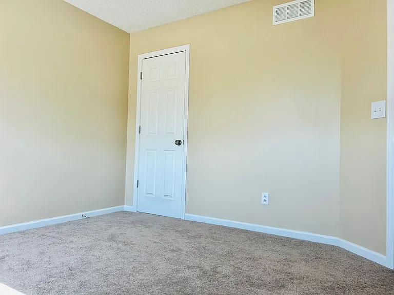 829 Whitetail Ct — Photo 11