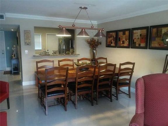 3rd image of 875 NE 195th St APT 114