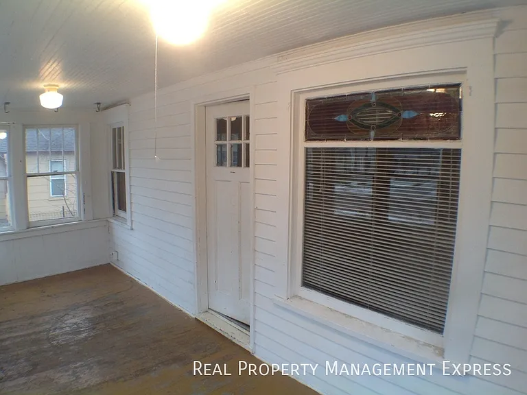 758 S 3rd Ave — Photo 10