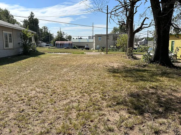 108 E Jackson Ave, Arkansas City, KS 67005