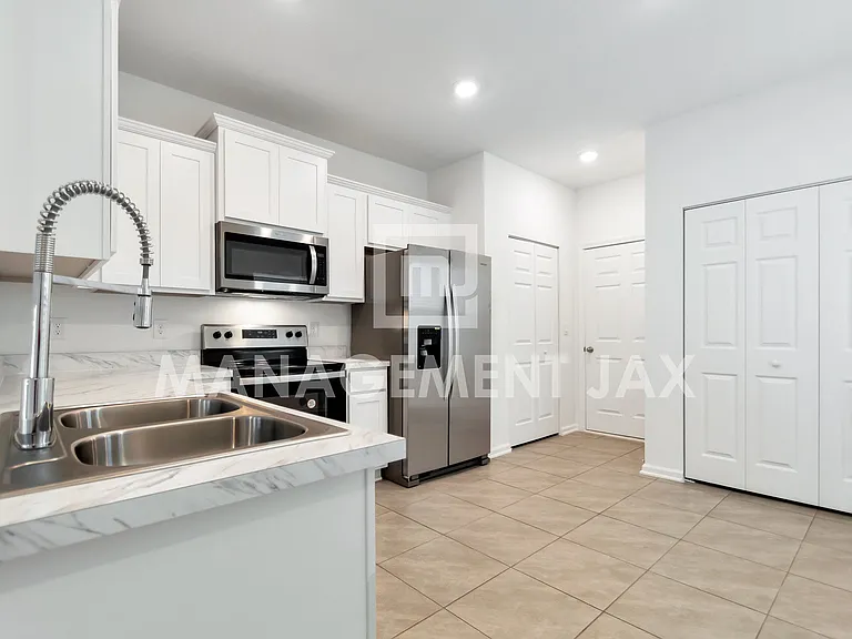 4015 Haymon Ave — Photo 2